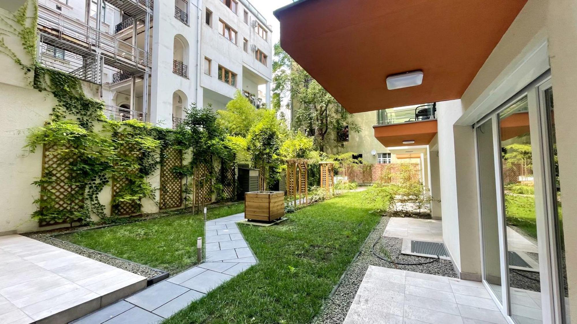 Little Americas North West Apartments Budapesta Exterior foto